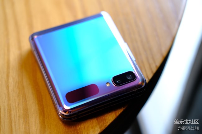 嘿，你的粉餅盒。Galaxy Z  Flip體驗分享。