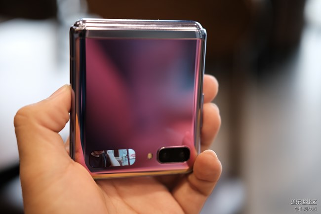 嘿，你的粉餅盒。Galaxy Z  Flip體驗分享。