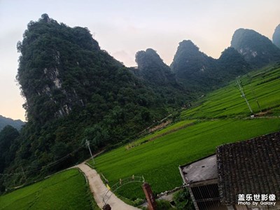 家鄉(xiāng)的山家鄉(xiāng)的水，家鄉(xiāng)的美食讓人合不攏嘴