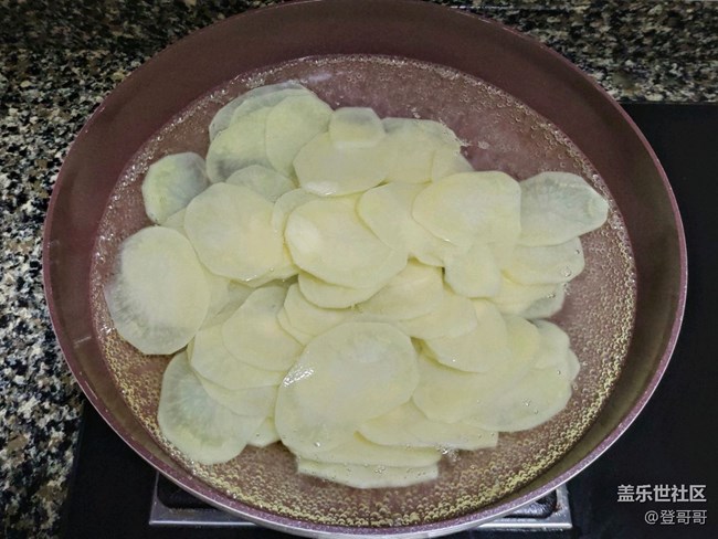 【學(xué)做家常菜】涼拌香辣土豆片 【學(xué)做家常菜】涼拌香辣土豆片