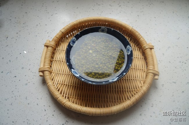 【登哥美食】清涼解暑綠豆粥