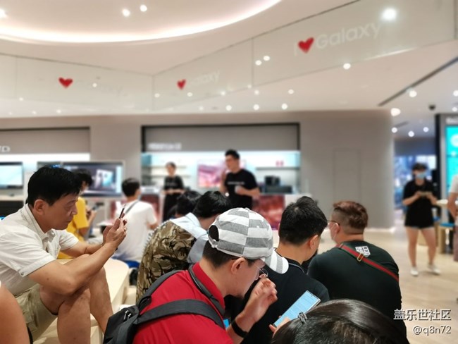 三星Note20的國內(nèi)新品發(fā)布會外灘店直播