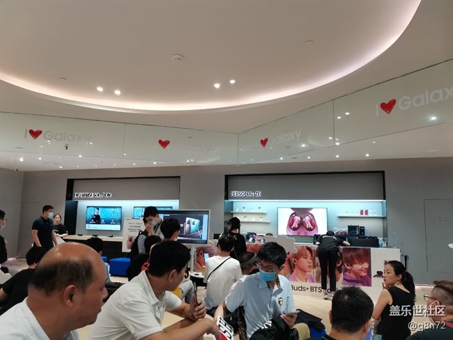 三星Note20的國內(nèi)新品發(fā)布會外灘店直播