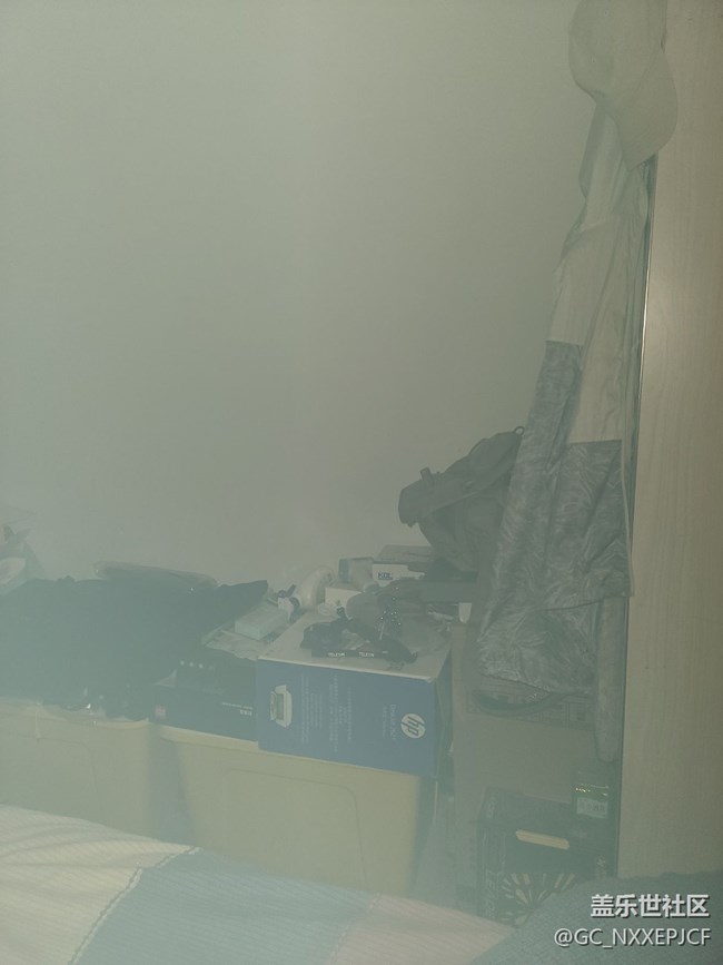 S20開閃光燈。拍照就成了這個鬼樣子