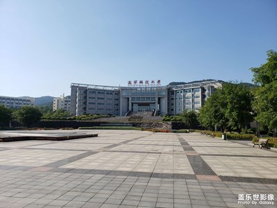 回到母校，仿佛又回到了青春