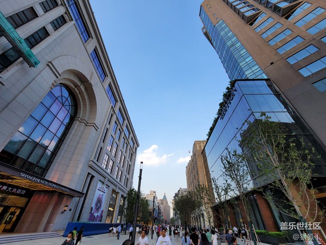 來自機皇Note20U，煥然一新的屏幕體驗