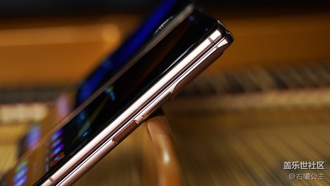 開合之間探索無限可能性 三星Galaxy Z Fold2 5G評測 開合之間探索無限可能性 三星Galaxy Z Fold2 5G評測