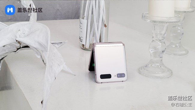 純潔無暇，至白至美！三星Galaxy Z Flip 5G秘境白美圖賞