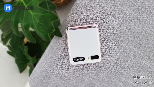 純潔無暇，至白至美！三星Galaxy Z Flip 5G秘境白美圖賞