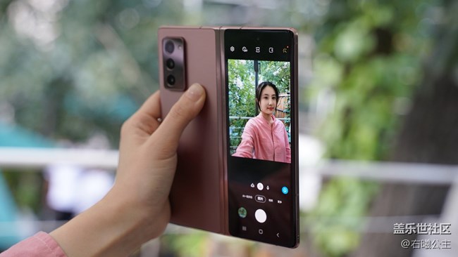 開合之間探索無限可能性 三星Galaxy Z Fold2 5G評測 開合之間探索無限可能性 三星Galaxy Z Fold2 5G評測