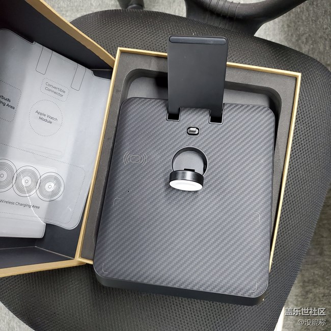 巨無霸桌面萬能充