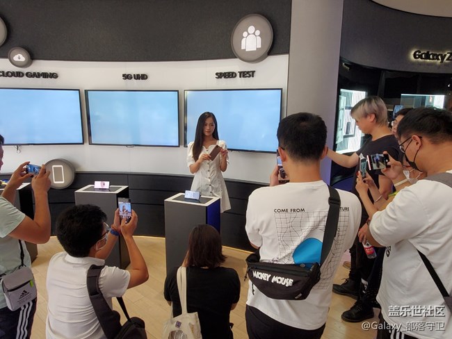 首銷日的外灘，秋雨后的外拍