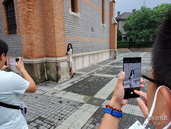首銷日的外灘，秋雨后的外拍