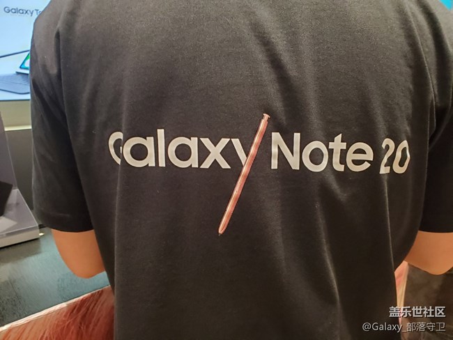 首銷日的外灘，秋雨后的外拍