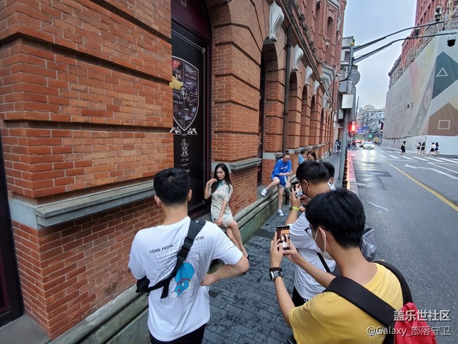 首銷日的外灘，秋雨后的外拍