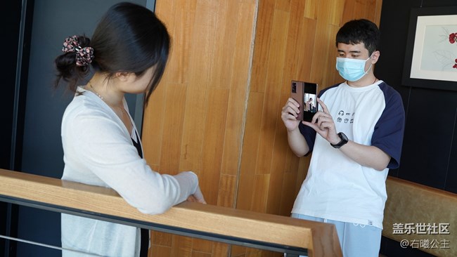 自拍角度任你選 三星Galaxy Z Fold2 5G帶你玩轉(zhuǎn)自拍