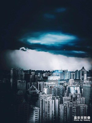 半城風(fēng)雨。