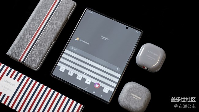 三星Galaxy Z Fold2 Thom Browne限量版美圖賞 三星Galaxy Z Fold2 Thom Browne限量版美圖賞