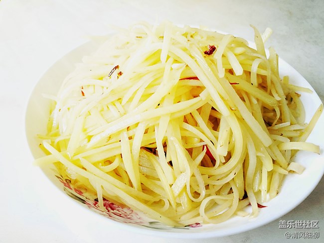 【家常菜的小技巧】+土豆絲不脆發(fā)黑還粘鍋你沒做好這幾步