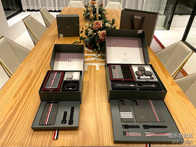 三星Galaxy Z Fold2 Thom Browne & Z Flip Thom Browne