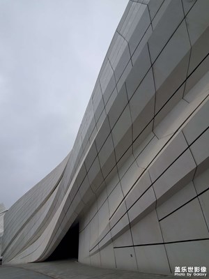 紀(jì)念扎哈·哈迪德
