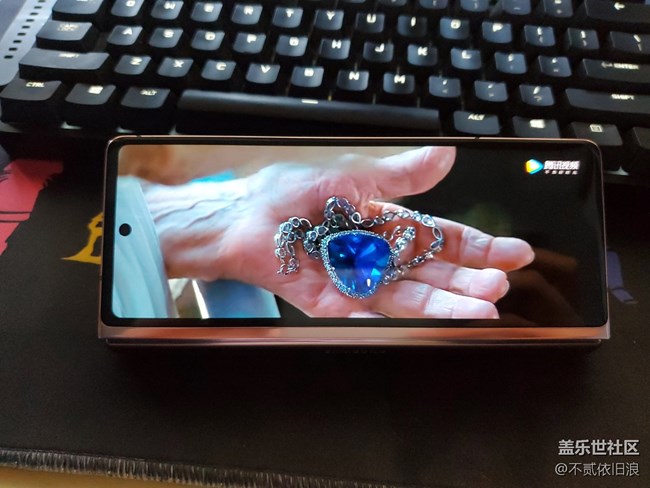 Galaxy Z Fold2 開合之間探索無限可能  上手體驗