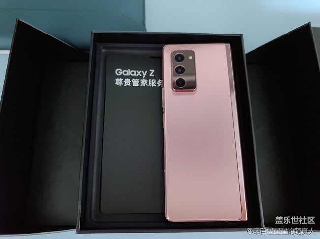 現(xiàn)在折疊屏手機(jī)好用嗎？真人上手帶你速體驗(yàn)Z Fold2！