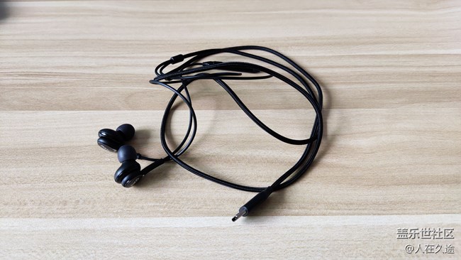 這個(gè)拍照效果有點(diǎn)差啊，感覺還比不上兩千多的魅族16s pro