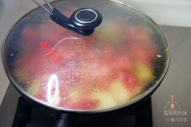 秋天西紅柿味道最好，貴也要吃，和豆腐一起做比肉味道還好