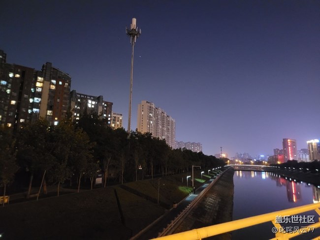 折疊機的夜拍也是不錯的