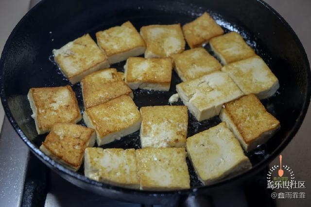 秋天西紅柿味道最好，貴也要吃，和豆腐一起做比肉味道還好