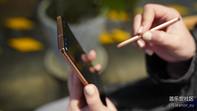 S Pen懸屏操作, 帶你開啟新世界的大門! S Pen懸屏操作, 帶你開啟新世界的大門!