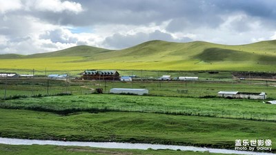 草原上的一個(gè)小村莊
