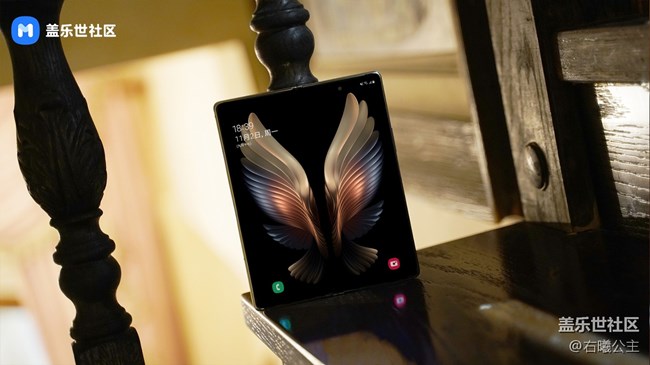 盡顯奢華 心系天下 三星W21 5G美圖賞