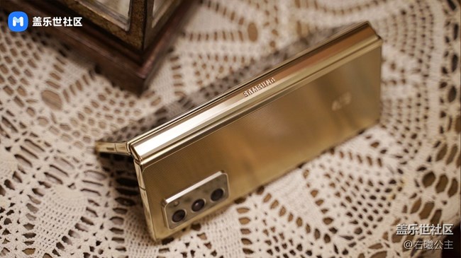 盡顯奢華 心系天下 三星W21 5G美圖賞