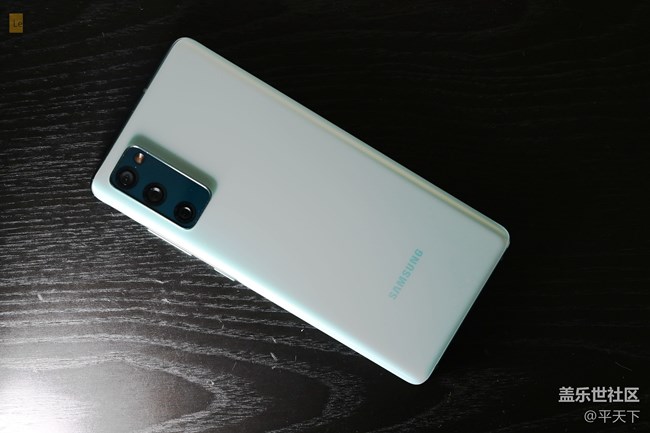 一款簡(jiǎn)單純粹的次旗艦，三星Galaxy S20 FE 5G外觀簡(jiǎn)評(píng)
