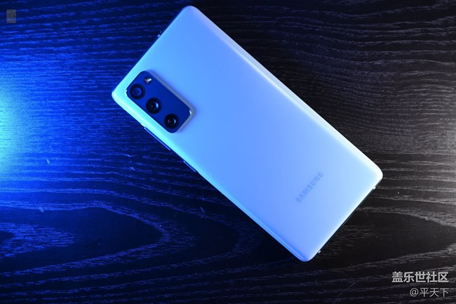 一款簡(jiǎn)單純粹的次旗艦，三星Galaxy S20 FE 5G外觀簡(jiǎn)評(píng)