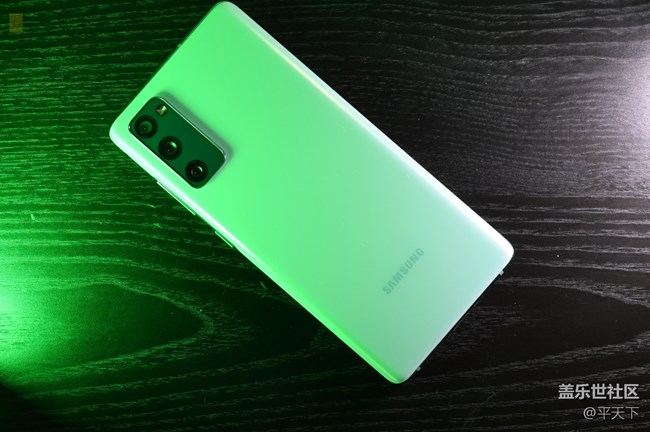 一款簡(jiǎn)單純粹的次旗艦，三星Galaxy S20 FE 5G外觀簡(jiǎn)評(píng)