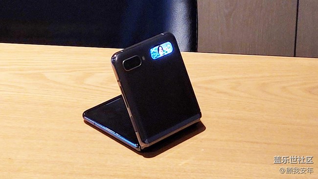Galaxy Z Flip 5G: 小小外屏, 大有来头! 可千万不要忽视它!