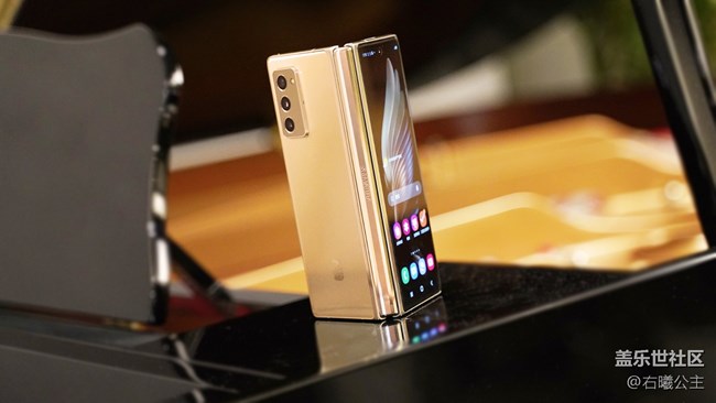 自帶“尊貴”標(biāo)簽的三星W21 5G 值得尊貴的你擁有！