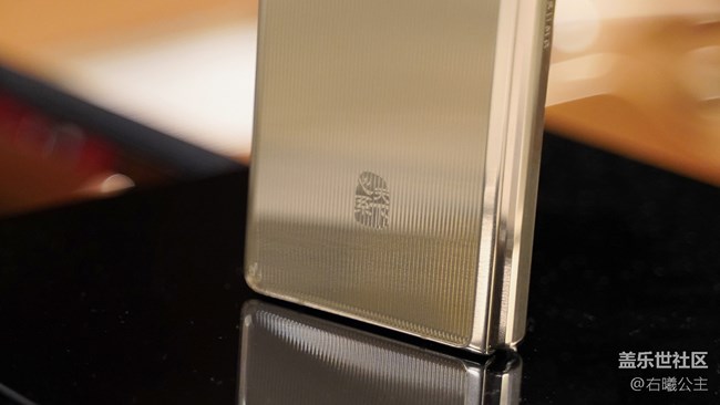 自帶“尊貴”標(biāo)簽的三星W21 5G 值得尊貴的你擁有！