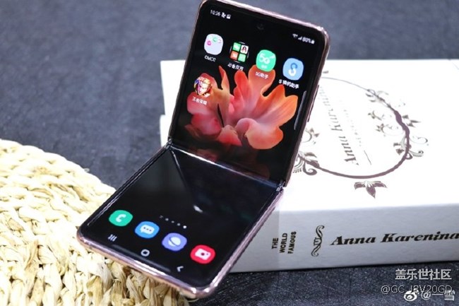 Galaxy Z Flip 5G牌粉底盒