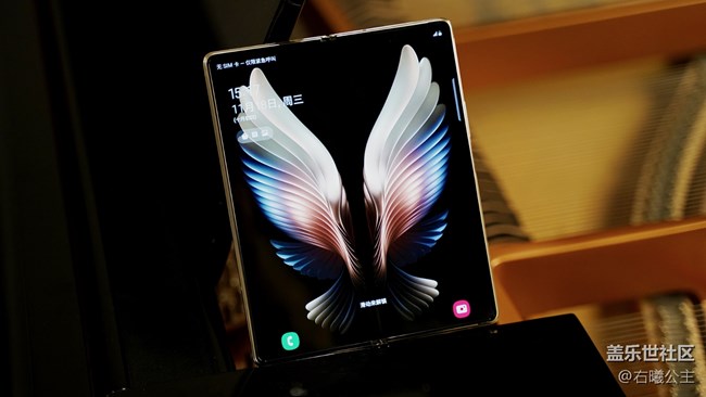 自帶“尊貴”標(biāo)簽的三星W21 5G 值得尊貴的你擁有！