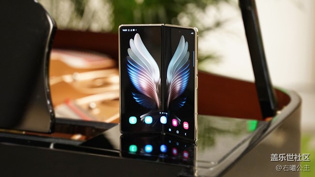 自帶“尊貴”標(biāo)簽的三星W21 5G 值得尊貴的你擁有！