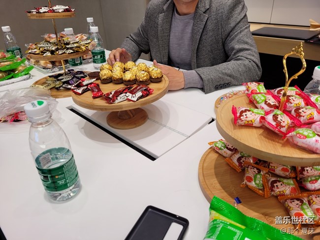 盡顯奢華 心系天下 三星W21