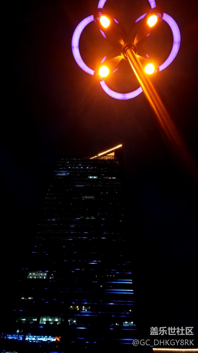 UFO？---漂亮的路燈