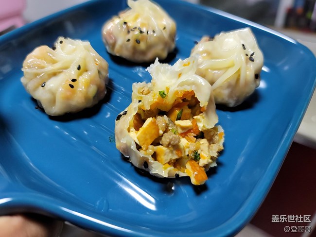 【登哥美食】香干肉末水煎包