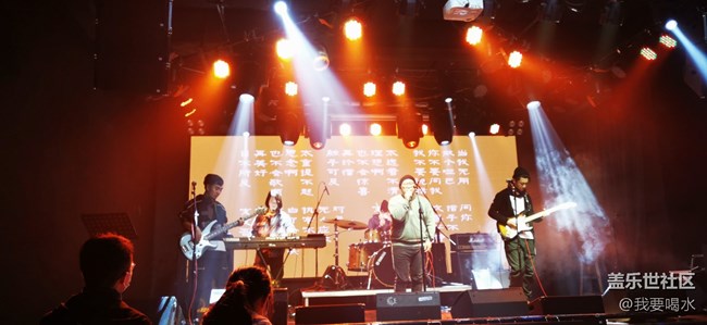 12.6 體驗(yàn)三星w21手機(jī)的精彩感受三星設(shè)計(jì)的用心做出矚目貢獻(xiàn)