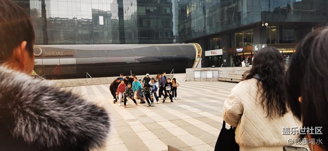 12.6 體驗(yàn)三星w21手機(jī)的精彩感受三星設(shè)計(jì)的用心做出矚目貢獻(xiàn)