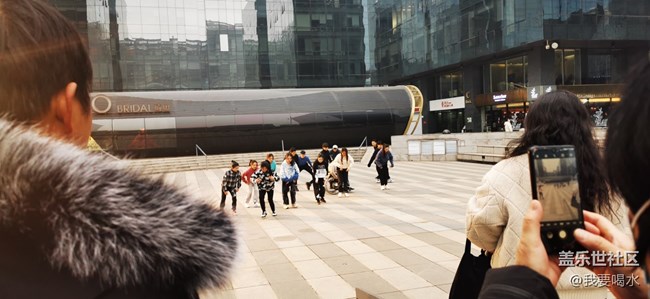 12.6 體驗(yàn)三星w21手機(jī)的精彩感受三星設(shè)計(jì)的用心做出矚目貢獻(xiàn)